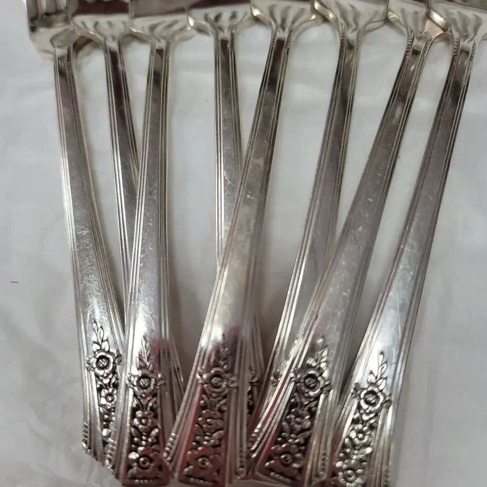 Oneida Community Plate Silverware 9 DINNER FORKS Tudor Plate 1939 Fortune
